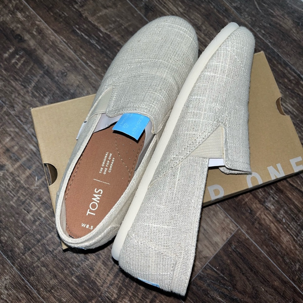 Toms Shoes